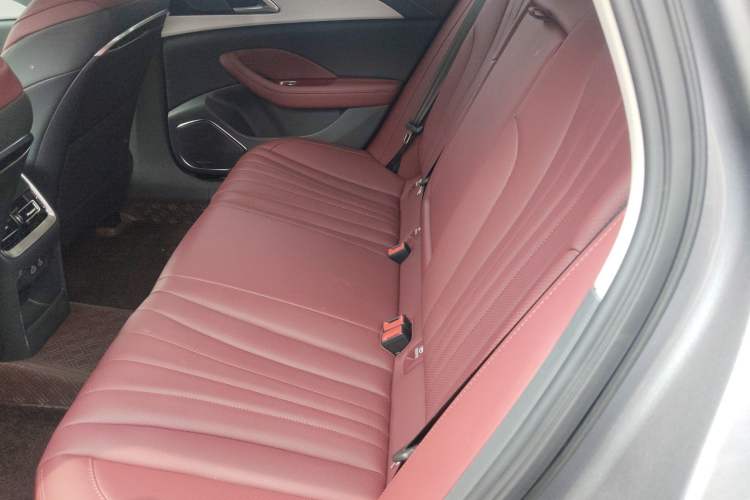 Used Hongqi H5 2025 1.5T DCT Qiyun 500 000th Unit Commemorative Edition
