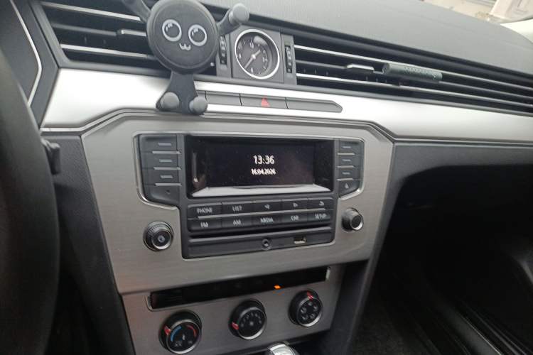 Used Volkswagen Magotan 2017 280TSI DSG Comfort Model
