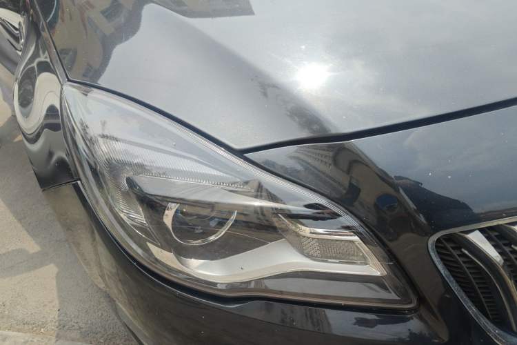 Used Buick Regal 2015 1.6T Leading Technology Model Right Front Headlight