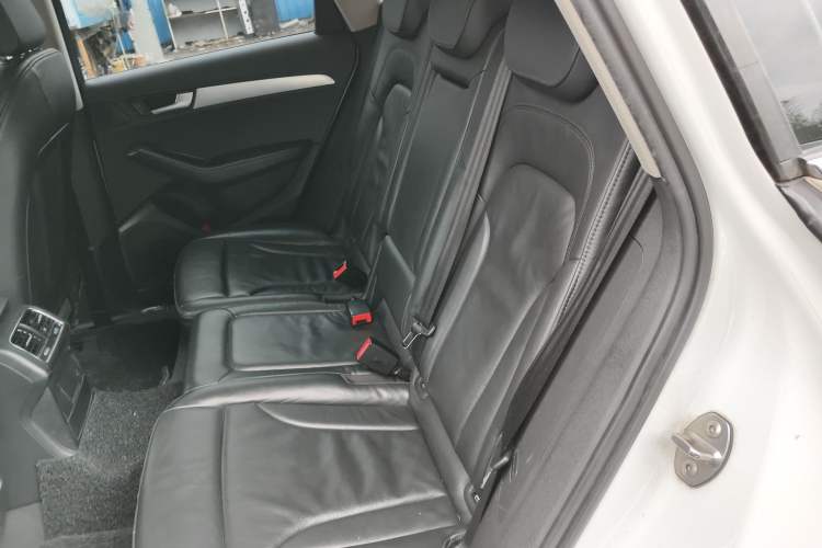 Used Audi Q5 2012 2.0TFSI Technology Model Left Rear Seat