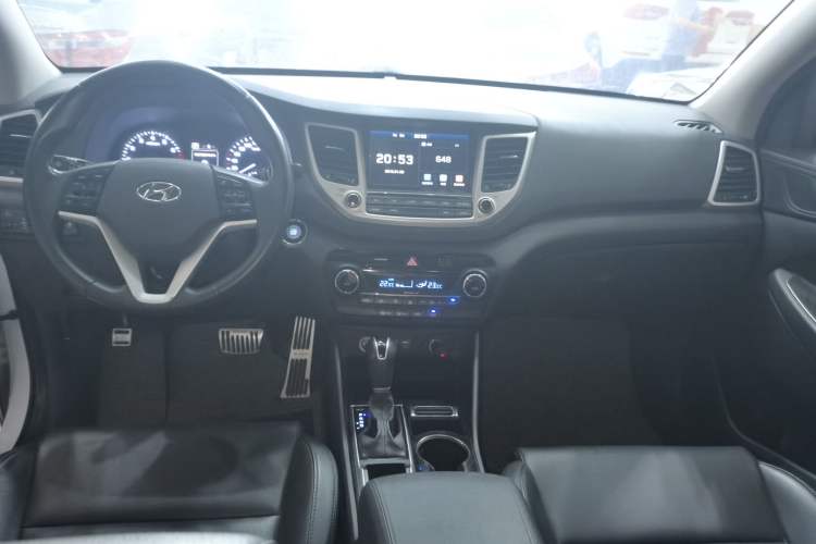 Used Hyundai Tucson 2018 1.6T Dual-Clutch Two-Wheel Drive 15th Anniversary Special Edition
