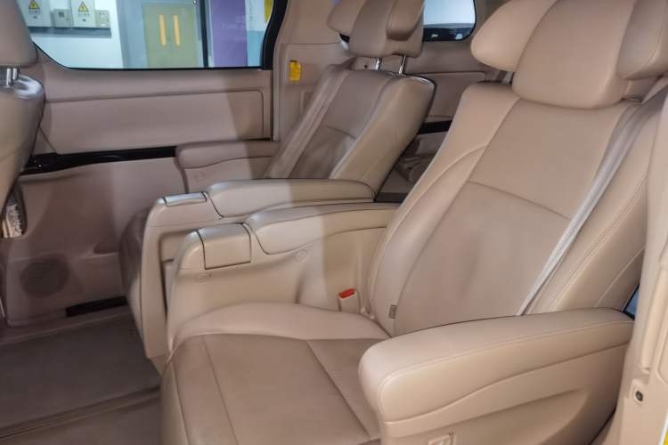 Used Toyota Alphard 2012 3.5L Luxury Edition
