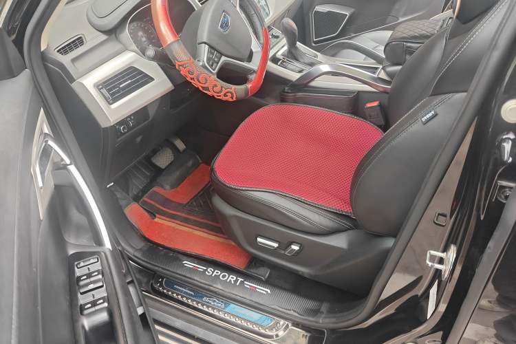 Used Geely Auto Emgrand X7 Sport 2018 1.8TD Automatic Two-Wheel Drive Smart Connect 4G Internet Edition