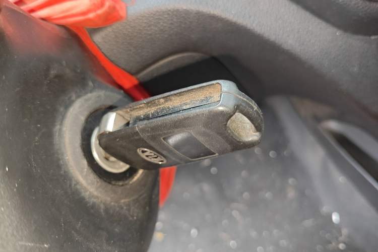 Used Kia K2 2015 Sedan 1.4L MT GLS