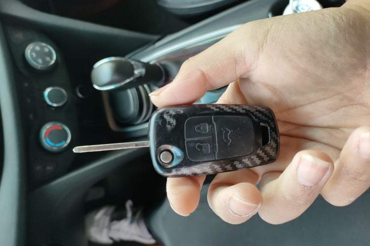 Used Chevrolet Monza 2019 Redline 320T Dual-Clutch Joyful Edition China VI Standard Vehicle Key