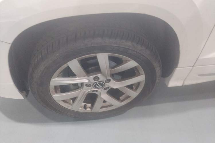 Used Jetta VS7 2024 280TSI Automatic Pioneer Edition Left Front Wheel Hub