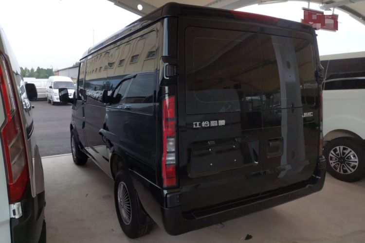 Used JMC Fushun 2025 2.0T 6MT Diesel Short-Wheelbase Low-Roof Commercial Multi-Purpose Passenger Vehicle with 5/6 Seats and Twin-Swing Tailgate