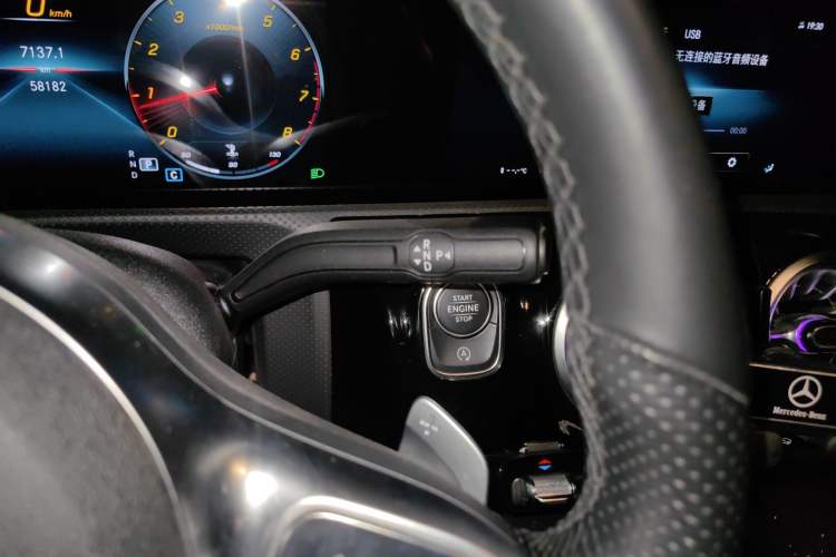 Used Mercedes-Benz A-Class 2022 Second Facelift A 200 L Sport Sedan Fashion Version Gear Lever