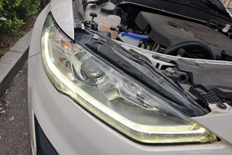 Used Ford Mondeo 2020 EcoBoost 180 Stylish Model Right Front Headlight