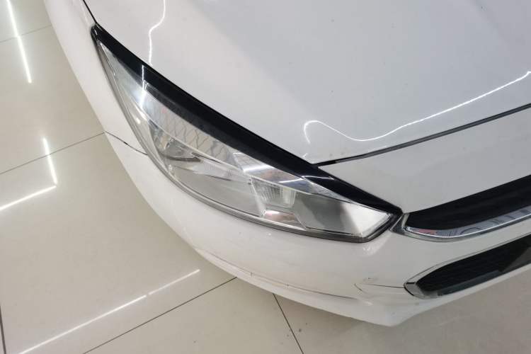 Used Chevrolet Cruze 2015 1.5L Automatic Fashion Navigation Edition Right Front Headlight