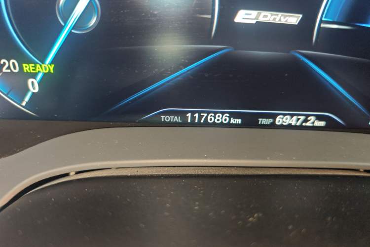 Used BMW 5 Series New Energy 2019 Updated Version 530Le Luxury Package Odometer Close Up