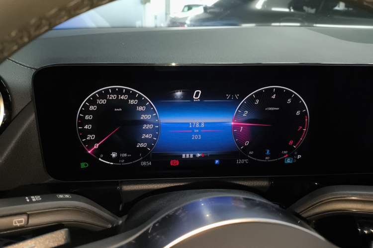 Used Mercedes-Benz GLA 2024 GLA 200
