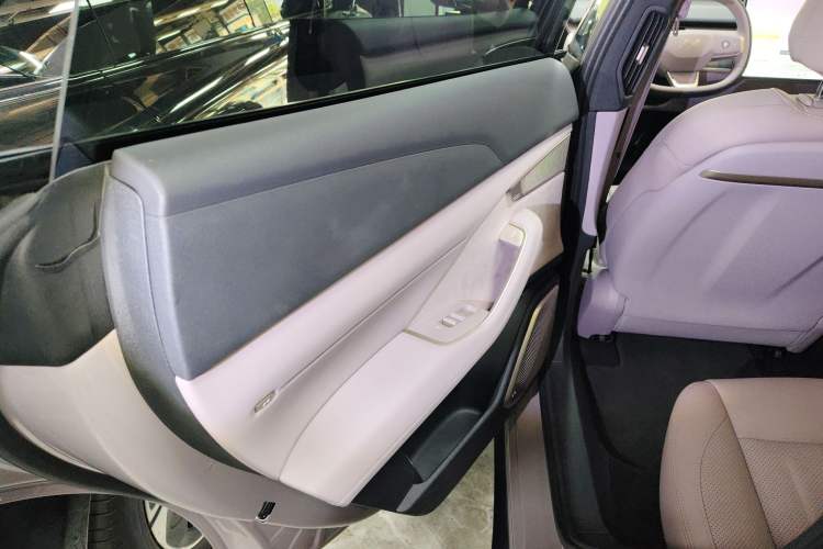 Used ONVO L60 2024 60 kWh All-Wheel Drive