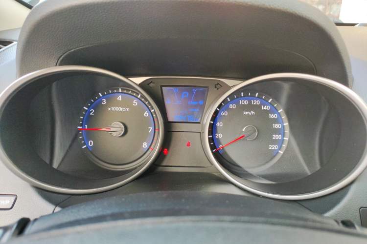 Used Hyundai ix35 2013 2.0L Automatic Two-Wheel Drive Leading GLX China IV Standard
