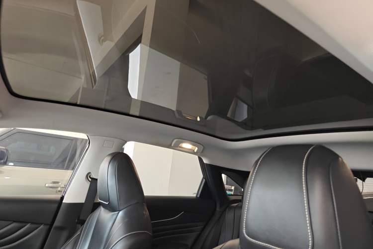 Used Venucia V 2021 260T Idol Edition
