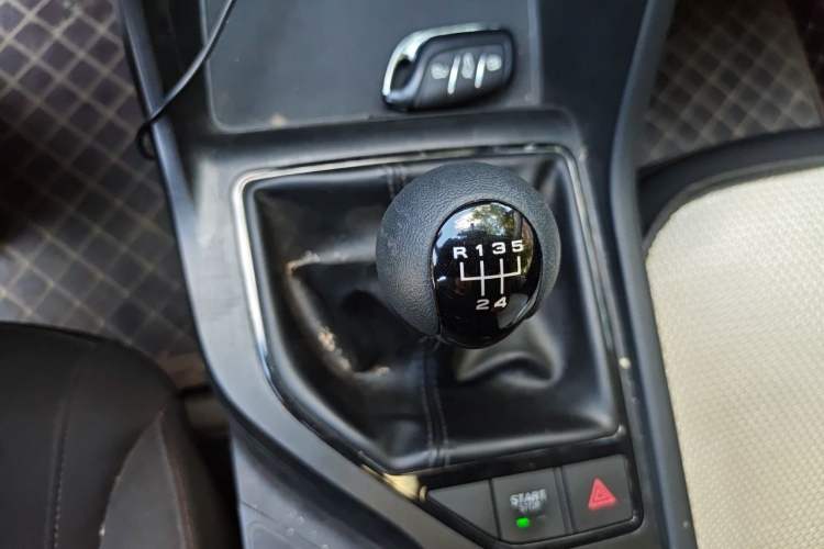 Used Roewe i5 2023 1.5L Manual Comfort Edition