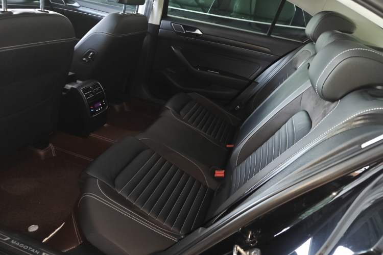 Used Volkswagen Magotan 2020 330TSI DSG Leading Model
