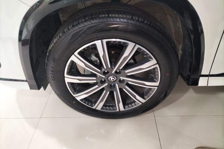 Used CHANGAN CS75 PLUS 2024 3rd Generation Champion Edition 1.5T Intelligent Drive Dynamic Model Left Front Wheel Hub