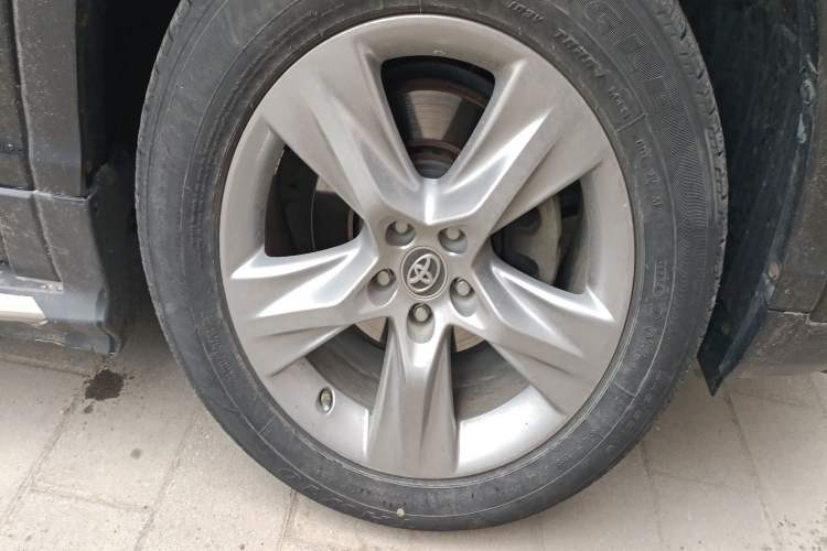 Used Toyota Highlander 2018 2.0T Four-Wheel Drive Luxury Edition 7 Seats China V Emission Standard
