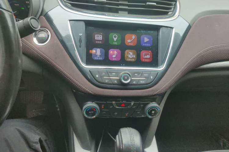 Used Chevrolet Malibu 2017 1.5T Automatic Luxury Edition Audio And AC Panel