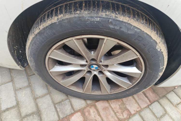 Used BMW 5 Series GT 2014 528i Leading Model
