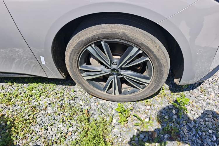 Used Hongqi EH7 2024 690 Pro Right Front Wheel Hub