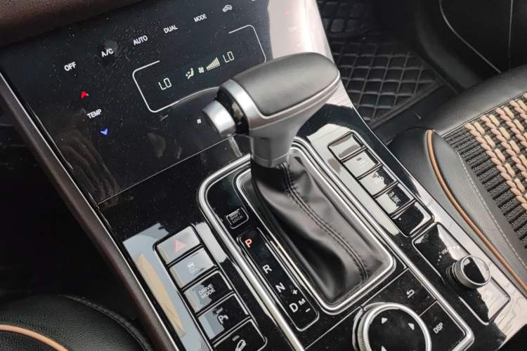 Used Dongfeng Fengon ix7 2020 2.0 TGDI Automatic All-Wheel-Drive ZhenTu Edition
