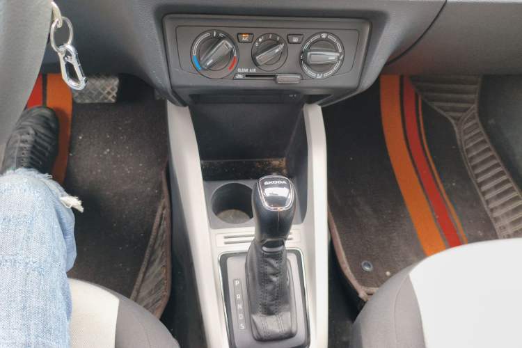 Used Skoda Fabia 2017 1.4L Automatic Car Enjoy Edition
