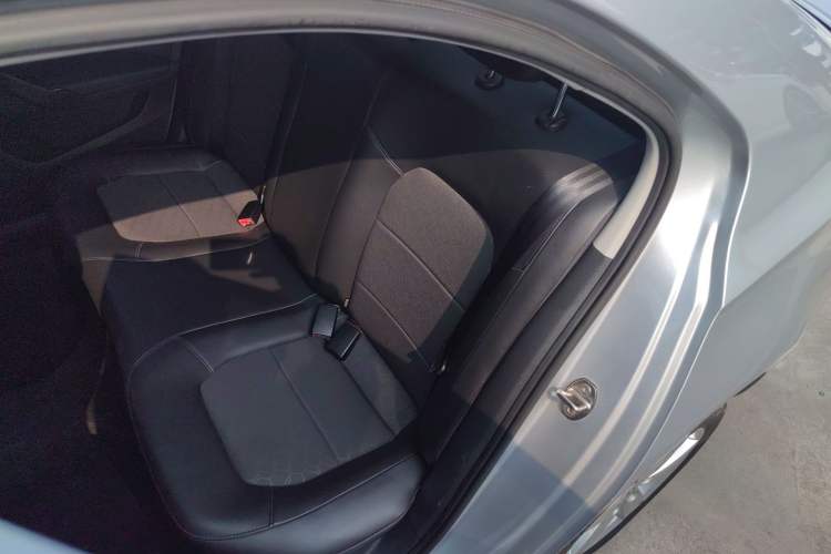 Used Volkswagen Santana 2015 1.6L Manual Comfort Edition Left Rear Seat