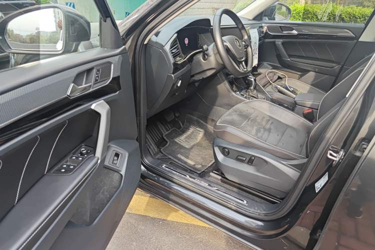 Used Volkswagen Tayron 2020 330TSI Two-Wheel Drive Luxury Connected Pro Edition Driver Seat