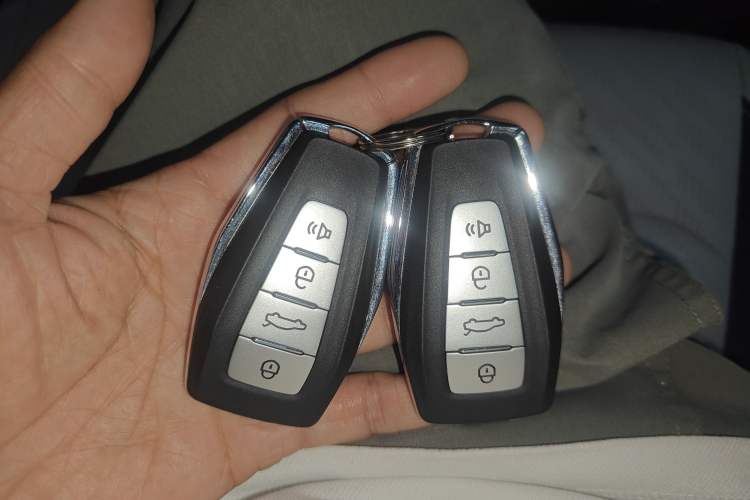 Used Geely Auto Emgrand 2022 4th Generation 1.5L CVT Flagship Model Vehicle Key