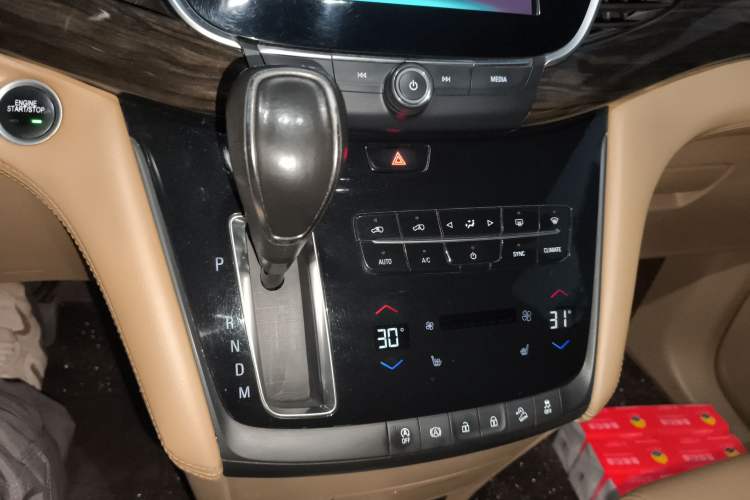 Used Buick GL8 2017 ES 28T Luxury Model China V Standard Gear Lever