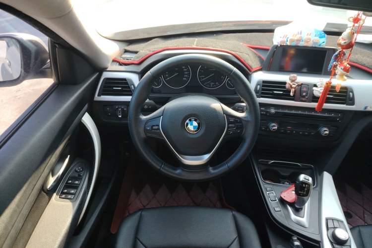 Used BMW 3 Series GT 2016 320i Fashion Model
