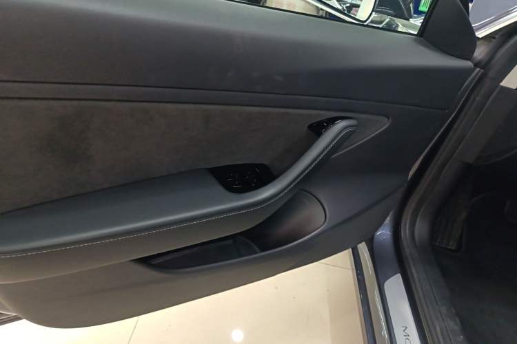 Used Tesla Model 3 2019 Long-Range Rear-Wheel-Drive Version
