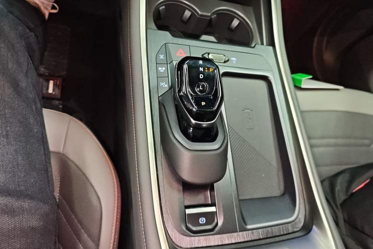 Used Ford Edge 2023 Edge L 2.0T EcoBoost E-Hybrid Four-Wheel Drive Seven-Seat Supreme Model