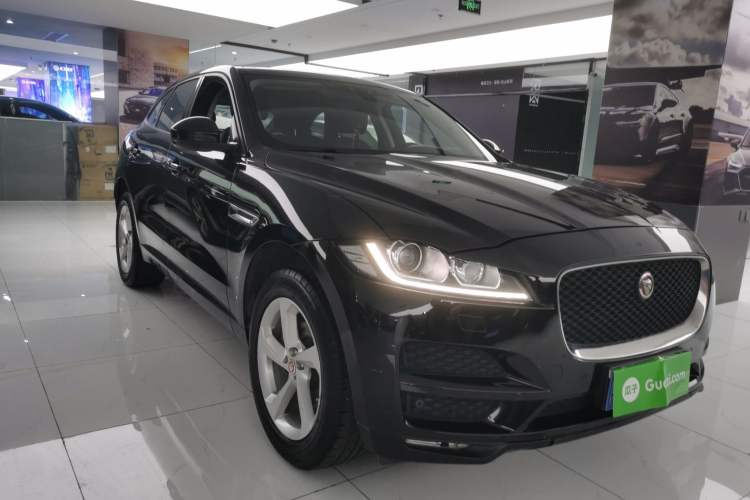 Used Jaguar F-PACE 2016 2.0T Two-Wheel Drive Urban Luxury Edition
