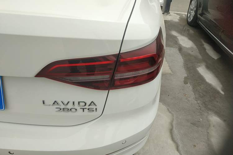 Used Volkswagen Lavida 2021 280TSI DSG Comfort Edition Right Rear Taillight