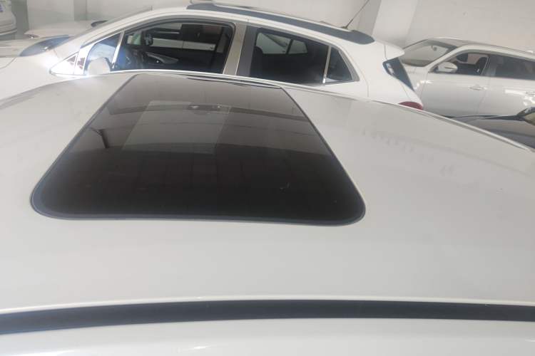 Used Dongfeng Aeolus Yixuan 2021 230T Automatic Zuiying Knight Edition Roof