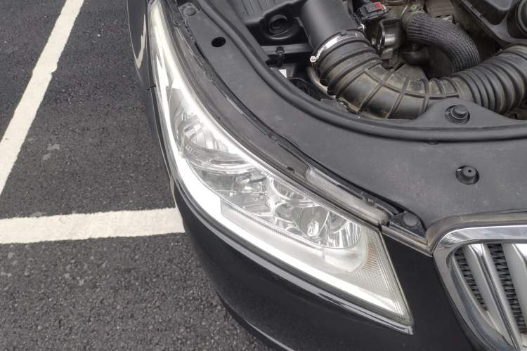 Used Buick LaCrosse 2012 2.4L SIDI Elegant Edition Right Front Headlight