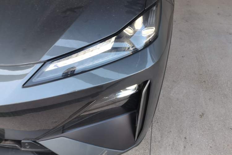 Used Deepal S07 2025 215Max Huawei Qiankun Intelligent Driving ADS SE Range-Extended Version Left Front Headlight