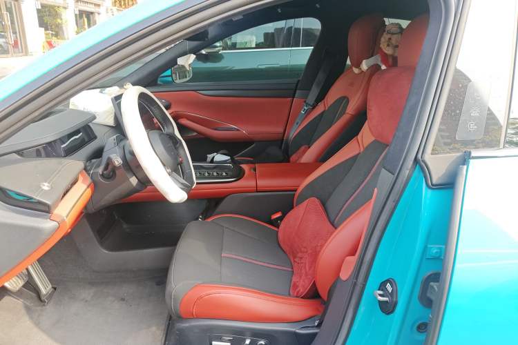 Used Xiaomi Auto SU7 2024 Four-Wheel Drive Ultra-Long Range Advanced Intelligent Driving Max Edition