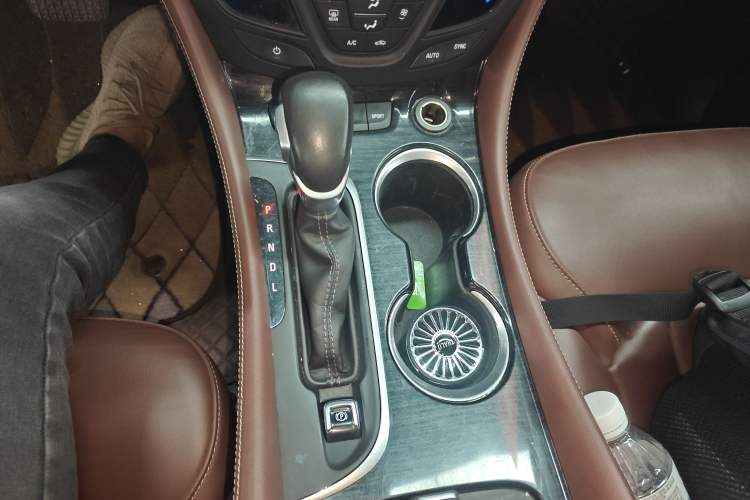 Used Buick Envision 2018 28T Four-Wheel Drive Elite Version Gear Lever