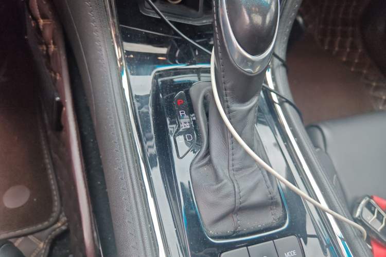 Used Cadillac ATS-L 2017 28T Tech Edition Gear Lever