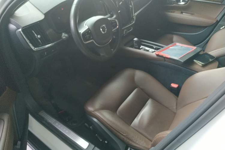 Used Volvo V90 2021 Cross Country B5 AWD Smart Range Edition