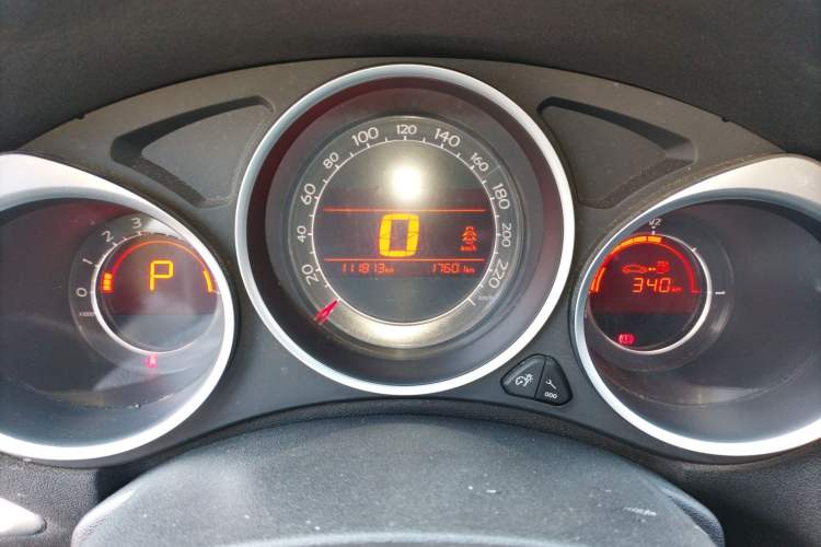 Used Citroen C4L 2013 1.8L Automatic Jingzhi Edition Instrument Cluster