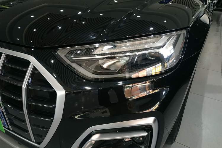 Used Audi Q5L 2022 40T Fashionable and Elegant Model Left Front Headlight