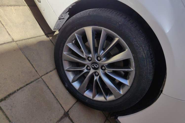 Used Infiniti Q50L 2018 2.0T Enjoyment Version China VI Standard Right Front Wheel Hub