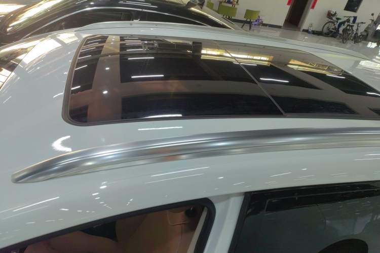 Used Buick GL6 2021 323T Mild Hybrid Connect Luxury Model Roof