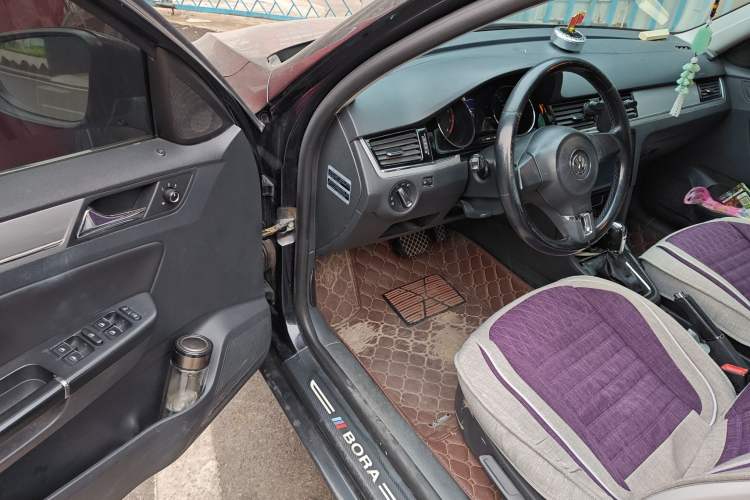 Used Volkswagen Bora 2014 1.6L Automatic Comfort Model
