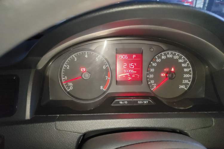 Used Volkswagen Santana 2015 1.6L Automatic Fashion Edition